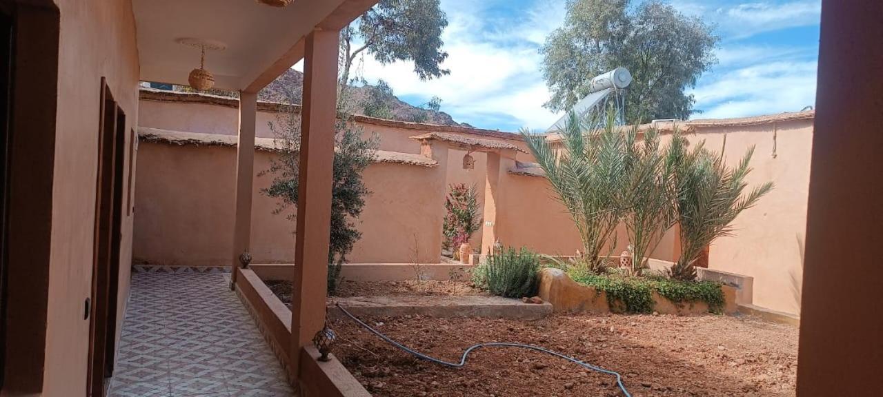 Auberge Restaurant Tissili " Oasis De Fint" Exterior foto